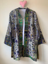 Cargar imagen en el visor de la galería, Kimono Vintage Silk Kantha Jacket - Sanjanaandme 
