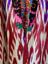 Cargar imagen en el visor de la galería, Long Kimono Ikat with Suzani
