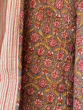 Charger l&#39;image dans la galerie, Block Print Quilted Kimono
