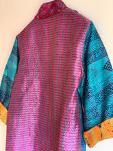 Carica l&#39;immagine nel visualizzatore di Gallery, Kimono Vintage Silk Kantha Jacket - Sanjanaandme 
