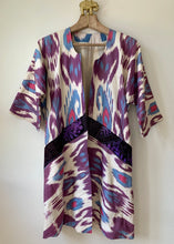 Charger l&#39;image dans la galerie, Vintage Kimono Ikat with Suzani
