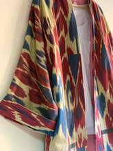 Cargar imagen en el visor de la galería, Ikat Kimono Jacket
