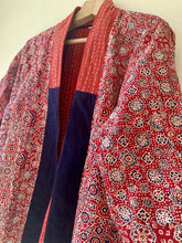 Cargar imagen en el visor de la galería, Kantha Kimono Jacket
