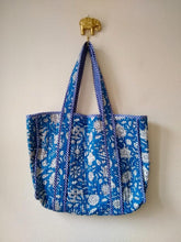 Load image into Gallery viewer, Block Print quilted bags
