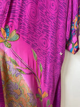 Cargar imagen en el visor de la galería, Silk  Kimono
