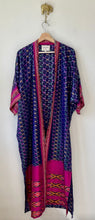 Charger l&#39;image dans la galerie, Vintage Silk Kimono
