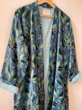Carica l&#39;immagine nel visualizzatore di Gallery, Velvet kimono
