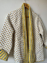 Cargar imagen en el visor de la galería, Block Print Quilted Reversible Kimono
