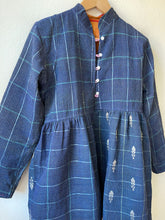 Carica l&#39;immagine nel visualizzatore di Gallery, Vintage Kantha Short jacket
