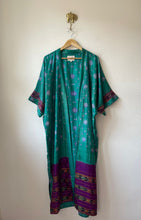 Load image into Gallery viewer, Silk tie dye kimono
