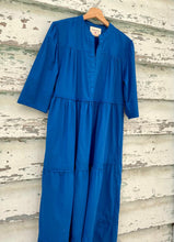 Carica l&#39;immagine nel visualizzatore di Gallery, Indira Plain Blue Dress
