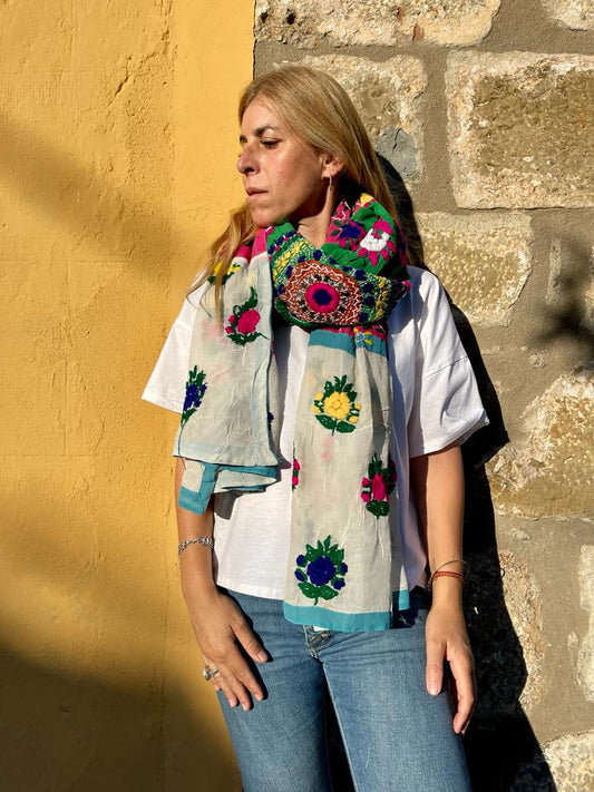 Shawl embroidered