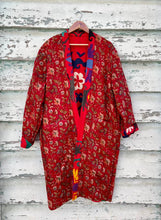 Load image into Gallery viewer, Vintage Suzani reversible Jacket
