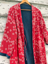 Load image into Gallery viewer, Velvet reversible kimono
