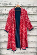 Cargar imagen en el visor de la galería, Velvet reversible kimono
