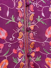 Cargar imagen en el visor de la galería, Silk Embroidery jacket
