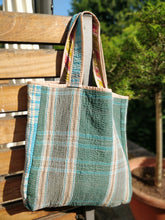 Cargar imagen en el visor de la galería, Reversible Kantha Market Bag
